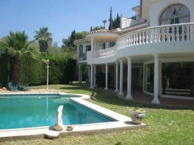 Chalet con 4 dormitorios se vende en Mijas Costa, Costa del Sol