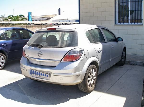 VENDO OPEL ASTRA CDTI 1,7 - 2 AÑOS