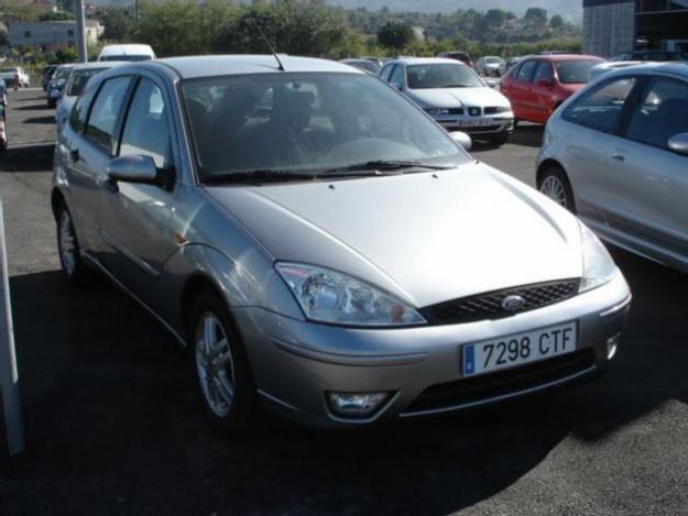 Venta de coche Ford Focus Trend TDCI 115cv 5p. '04 en Tortosa