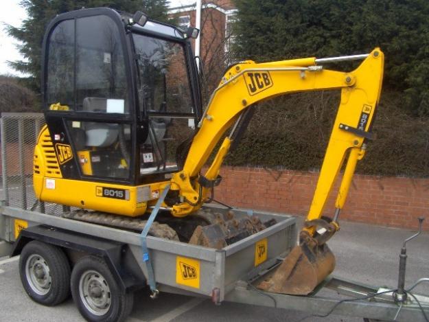 2005 JCB 8015 Escavadora + JCB remolque + 3 cubos