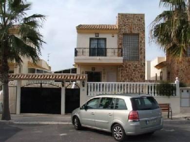 Chalet con 5 dormitorios se vende en Guardamar del Segura, Costa Blanca