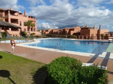 Apartamento con 2 dormitorios se vende en Benahavis, Costa del Sol