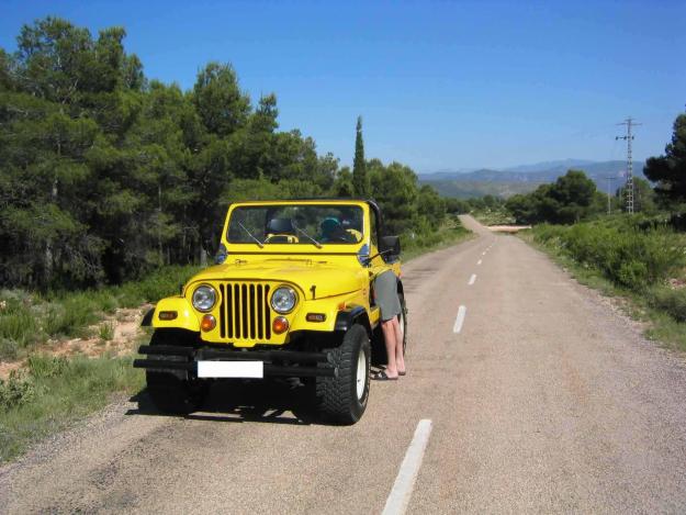 JEEP CJ7, V8 5700CCM, AUTOMATICO, QUADRATRAC TRACCION 4X4 PERMANENTE