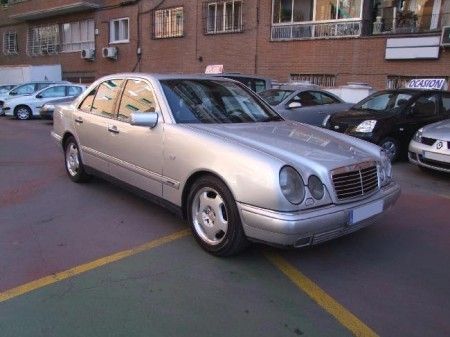 MERCEDES E 300 TD AVANTGARDE - Madrid