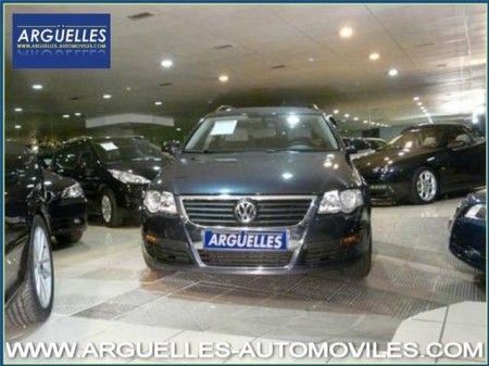 VOLKSWAGEN PASSAT VARIANT 2.0TDI TRENDLIN MANUAL - Madrid