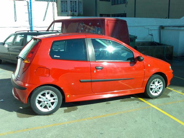 Vendo FIAT PUNTO SPORTING 1.2 16V AÑO 2002 Perfecto Estado 4.000€