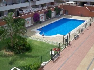 Apartamento con 2 dormitorios se vende en Estepona, Costa del Sol