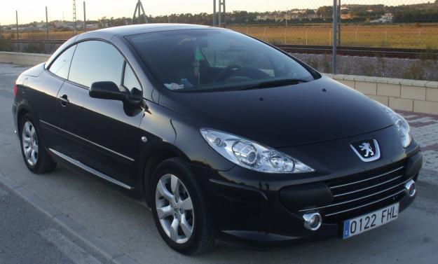 oferton vendo peugeot 307cc descapotable, con 3 años color negro.