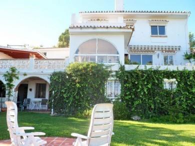 Chalet con 5 dormitorios se vende en Mijas Costa, Costa del Sol