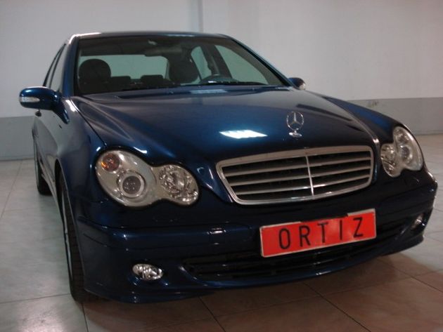 MERCEDES CLASE C C 220 CDI CLASSIC  4p.