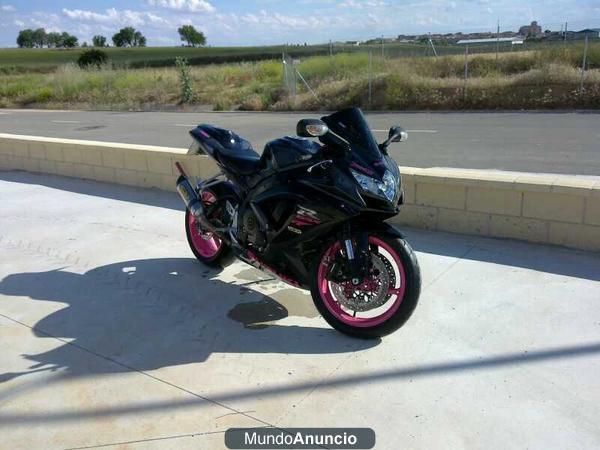 SUZUKI GSX - R 750 con Arrow de titanio