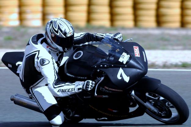 Suzuki SV 1000  -SOLO PARA CIRCUITO-