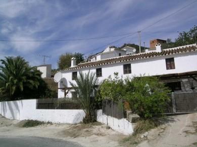 Chalet con 4 dormitorios se vende en Comares, Axarquia