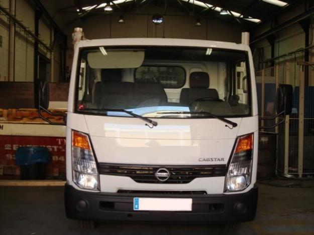 Nissan Cabstar año 2008