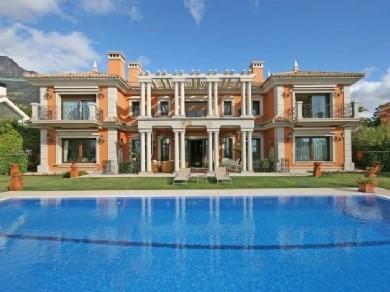 Chalet con 8 dormitorios se vende en Marbella, Costa del Sol