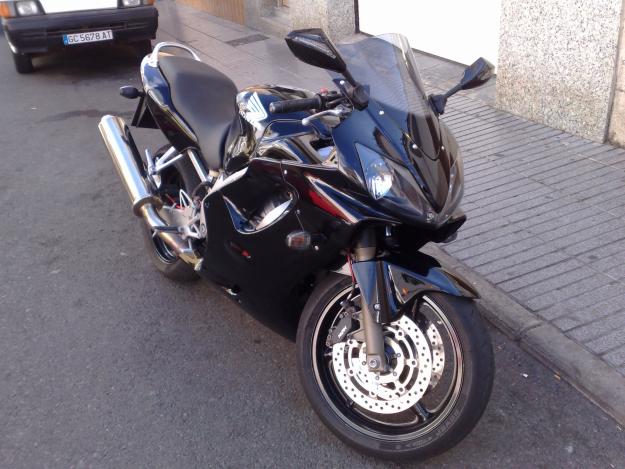 Honda Cbr 600 F negra