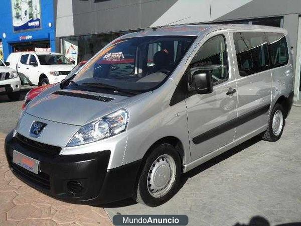 Peugeot Expert Premium 2.0HDI 120 8PL.\