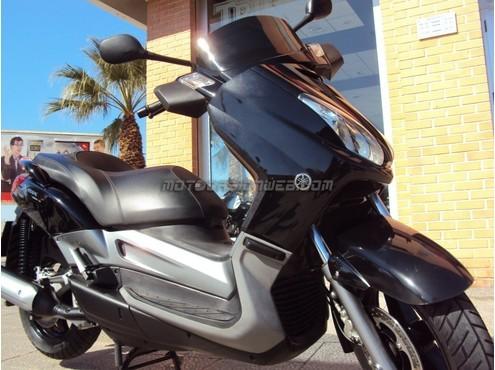 YAMAHA X MAX 250