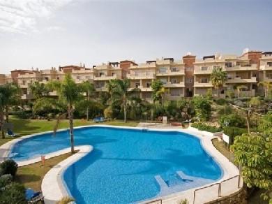 Apartamento con 2 dormitorios se vende en Marbella, Costa del Sol