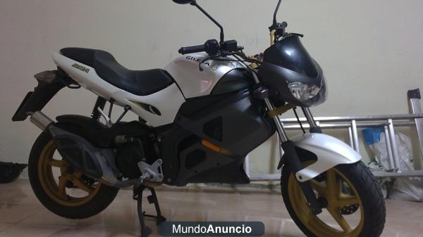 Vendo GILERA DNA 50 Blanco Perlado