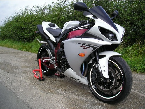 Yamaha yzf r1