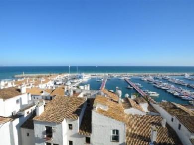 Apartamento con 2 dormitorios se vende en Marbella, Costa del Sol