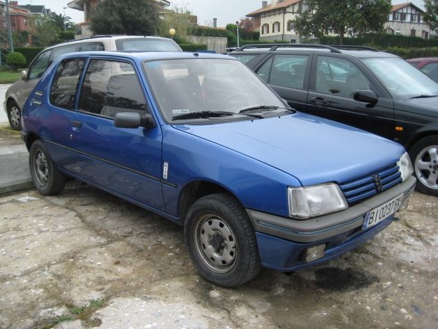 PEUGEOT 205 Mito D 1.8