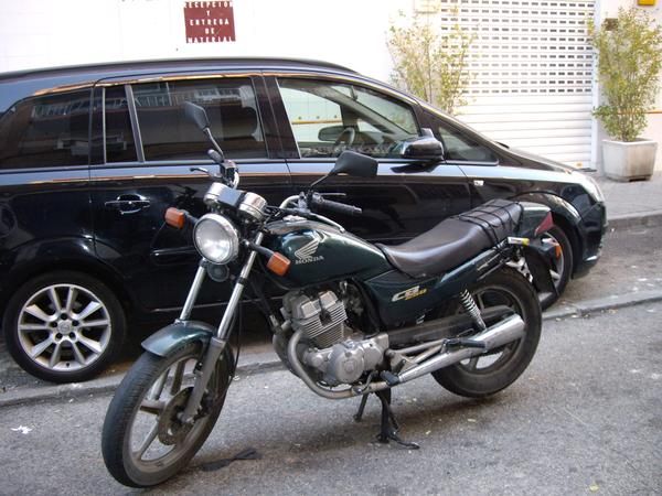 Vendo Honda 250 CB color verde