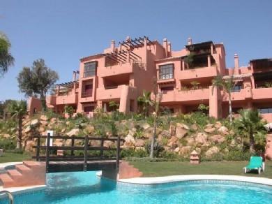 Apartamento con 3 dormitorios se vende en Marbella, Costa del Sol