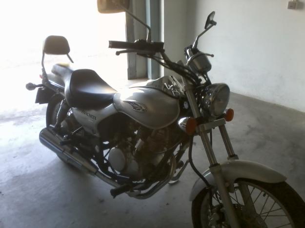 VENDO KAWASAKI 125 SEMINUEVA.