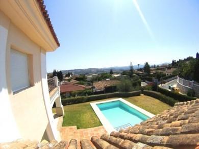 Chalet con 4 dormitorios se vende en Mijas Costa, Costa del Sol