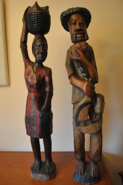 pareja de figuras indigenas de madera unicas