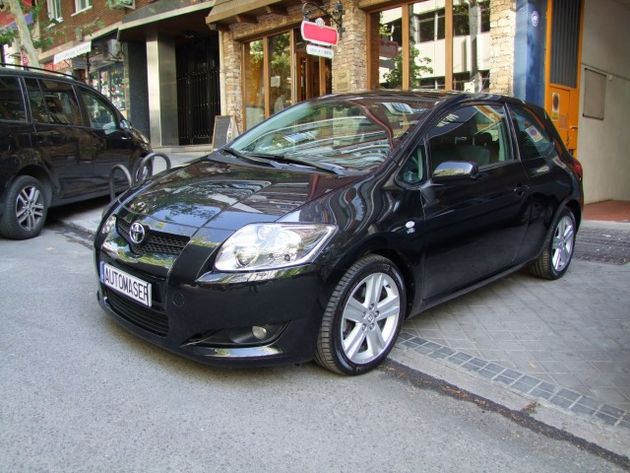 TOYOTA Auris 2.2D-4D Sport 177