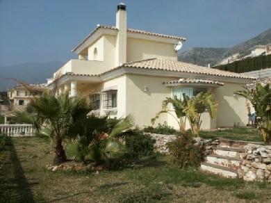 Chalet con 3 dormitorios se vende en Benalmadena Costa, Costa del Sol