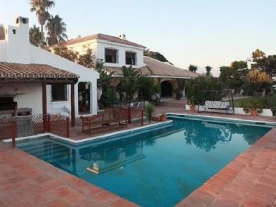 Chalet con 6 dormitorios se vende en Manilva, Costa del Sol