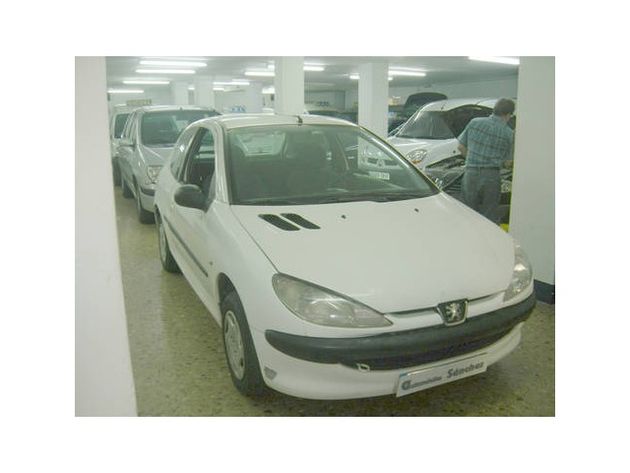 VOLKSWAGEN GOLF 1.6 Advance