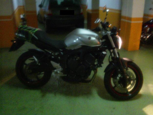 Vendo o Cambio Yamaha FZ600 S2 Naked