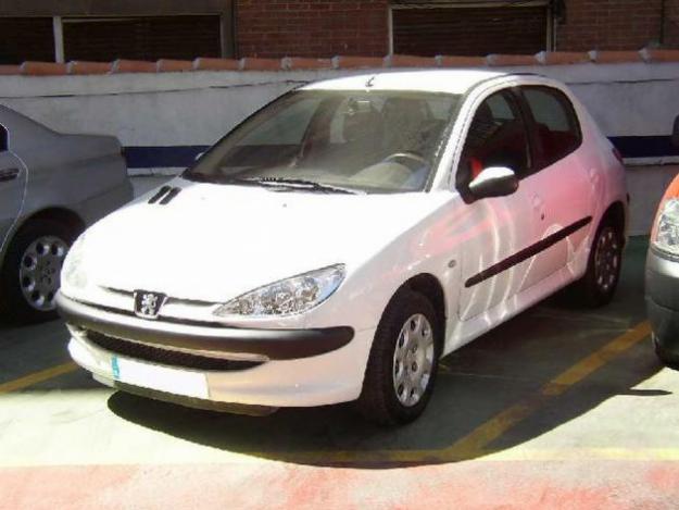 Venta de coche Peugeot 206 1.4 X-Line '03 en Madrid