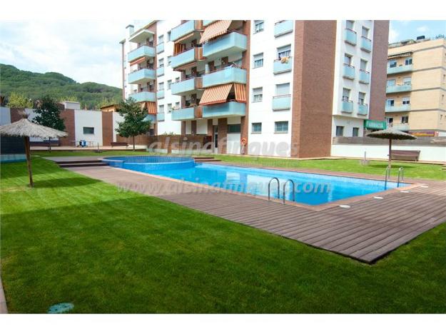 Apartamento, 3 dormitorios, 2 baños,  90 m2