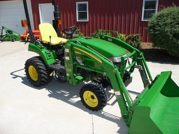 JOHN DEERE 2305 4RM 200X CARGADOR 48 horas