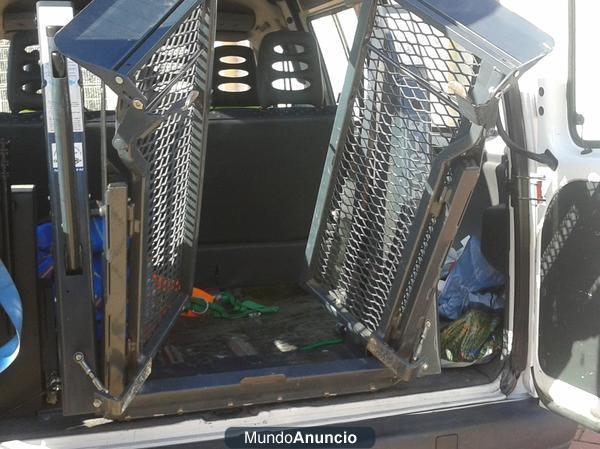 Vendo camioneta adaptada para silla de ruedas