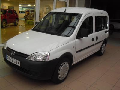 Opel Combo Tour 1.3CDTI Essentia75