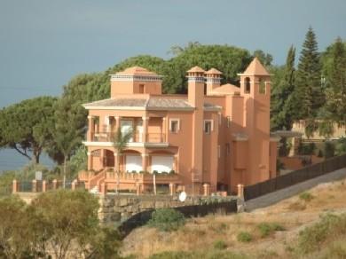 Chalet con 6 dormitorios se vende en Marbella, Costa del Sol