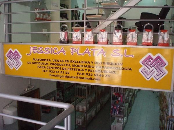 MOBILIARIO DE PELUQUERÍA EN JESSICA PLATA S.L