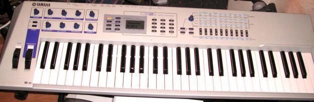 VENDO SINTETIZADOR YAMAHA CS2X