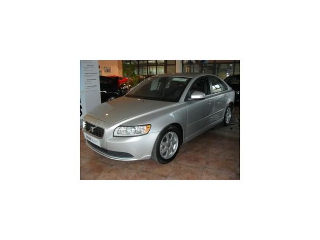 VOLVO S40 1.6DRIVE MOMENTUM