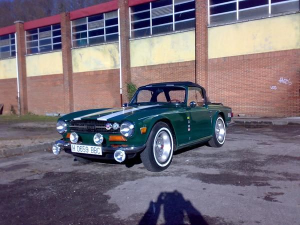 precioso decapotable ingles Triumph TR6