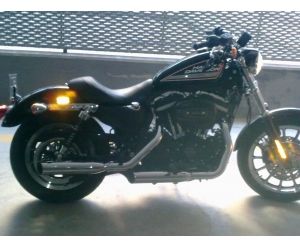 HARLEY DAVIDSON XL 883R SPORTSTER