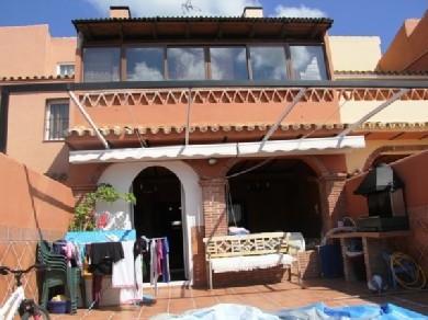 Chalet con 3 dormitorios se vende en Marbella, Costa del Sol