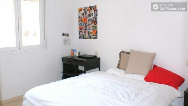 Rooms available - 5-Bedroom apartment available in the centre of Madrid